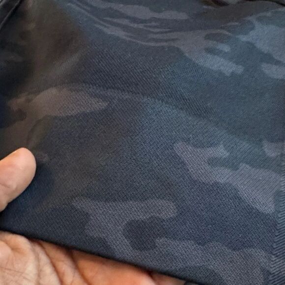 SPANX "Lamn" seamless sports crop top in camp black gray size Medium - Picture 4 of 5